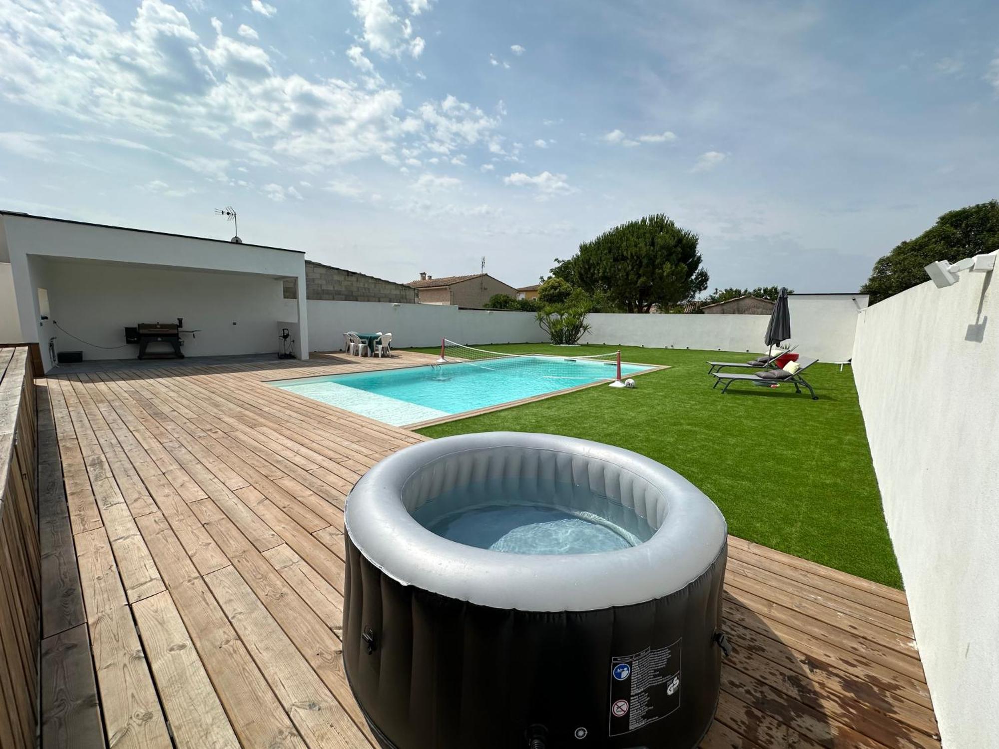Noam Standing 220m2 *