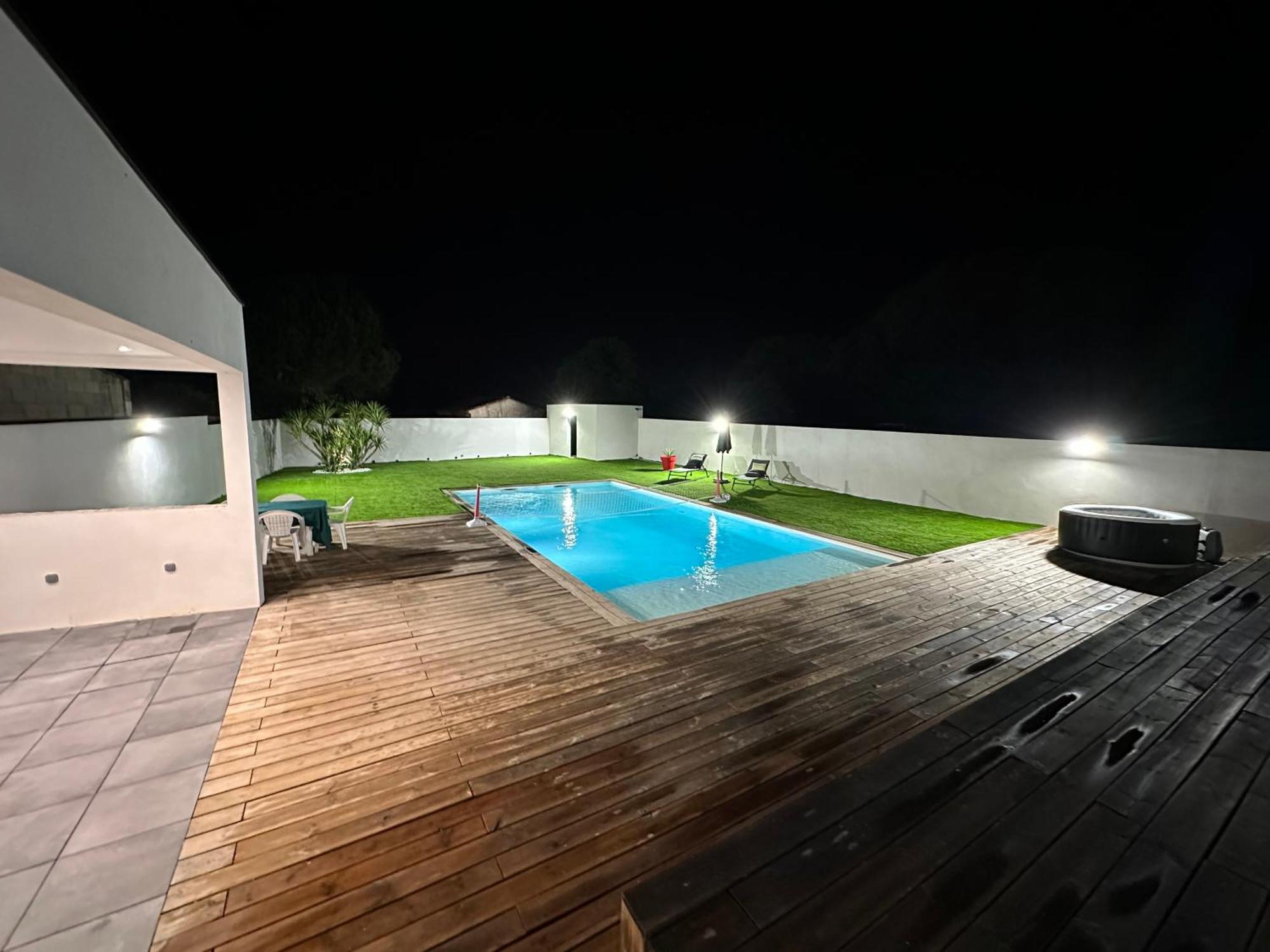 Noam Standing 220m2 *